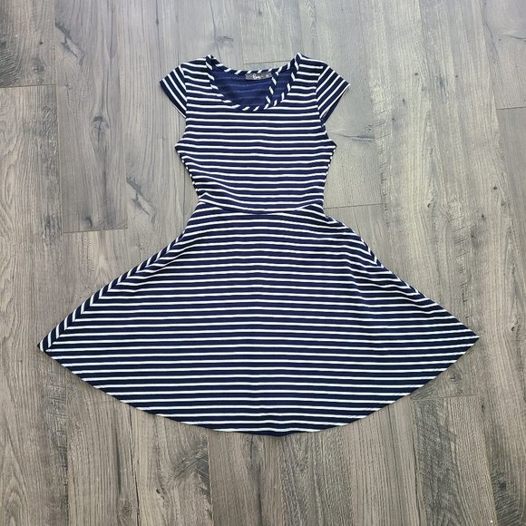 Pinc Dresses & Skirts - Striped Navy White Dress